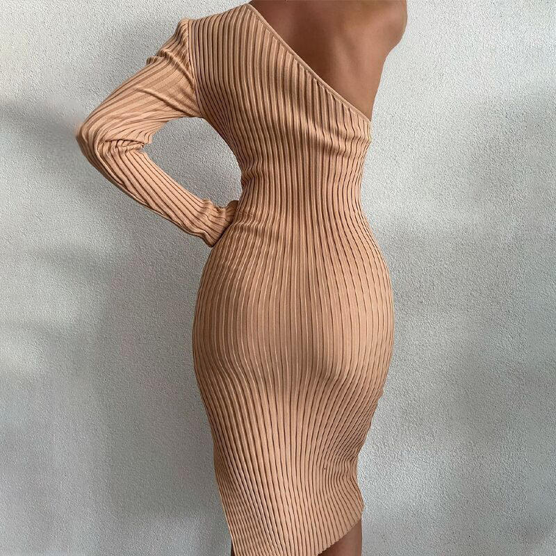 Custom Spring Off Schulter langer Polyester Pullover Frauen Kleidung modische modische Farbe Strick diagonaler Schlitz sexy Kleid